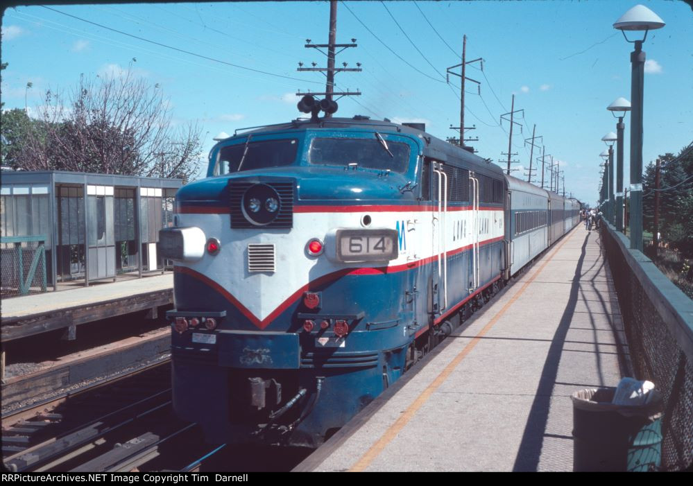 LI 614 on Ronkonkoma train